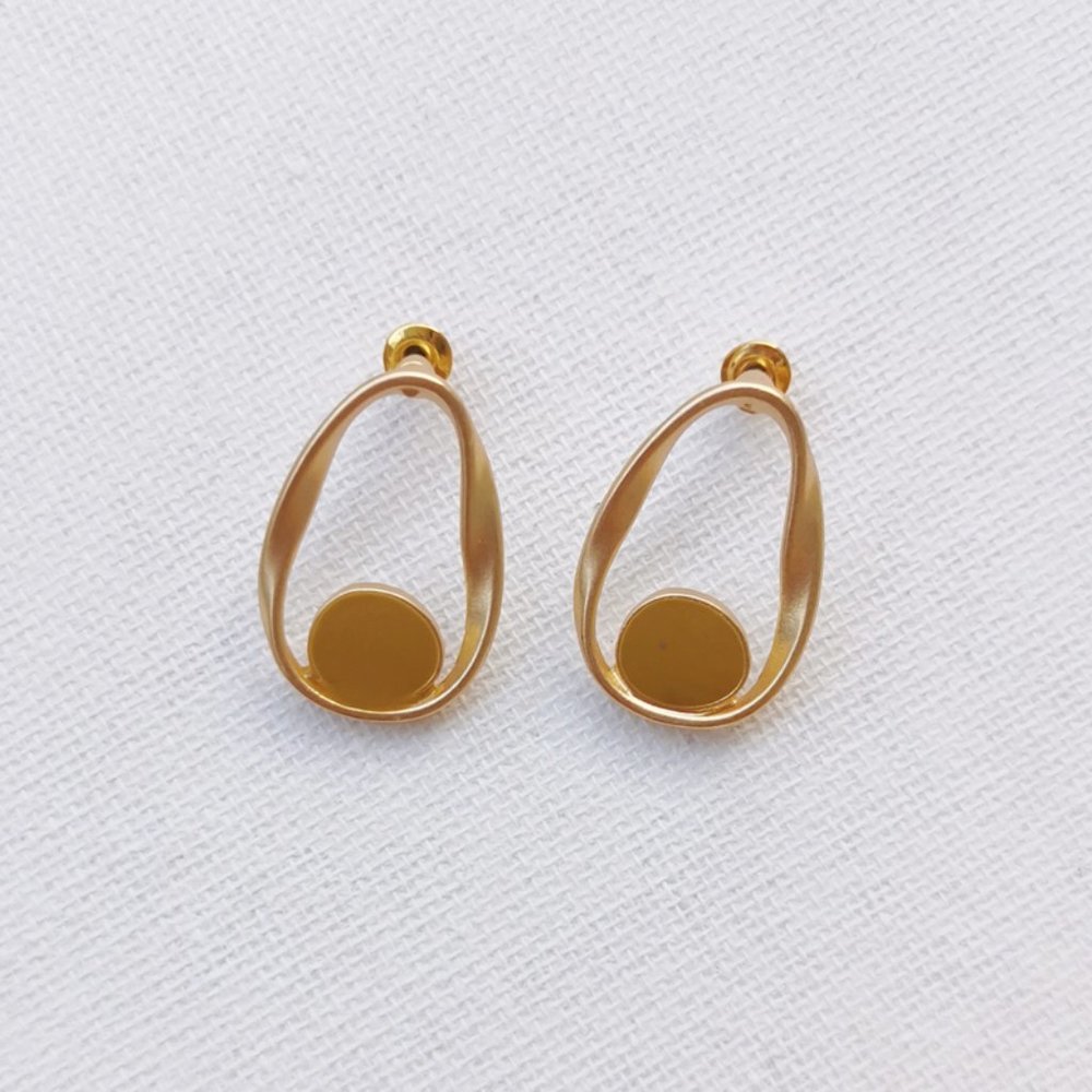 S925 Enamel Stud Earrings - Picture 4 of 7